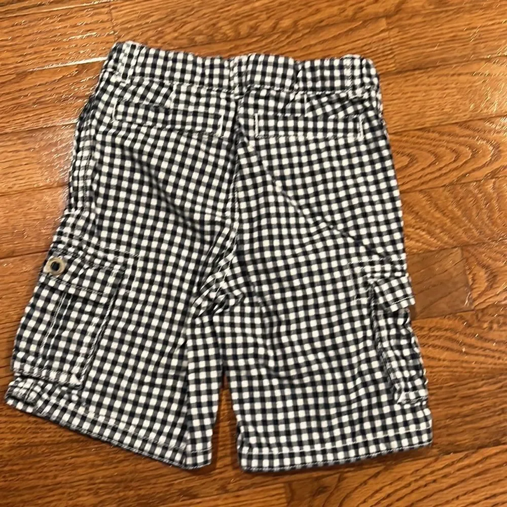 Gymboree size 4t boys black & white adjustable waist shorts.